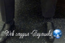 В сети обнаружили пассажира метро с исчезающими лодыжками