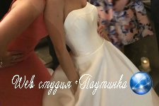 В сети принялись восхвалять необычную деталь на платье невесты